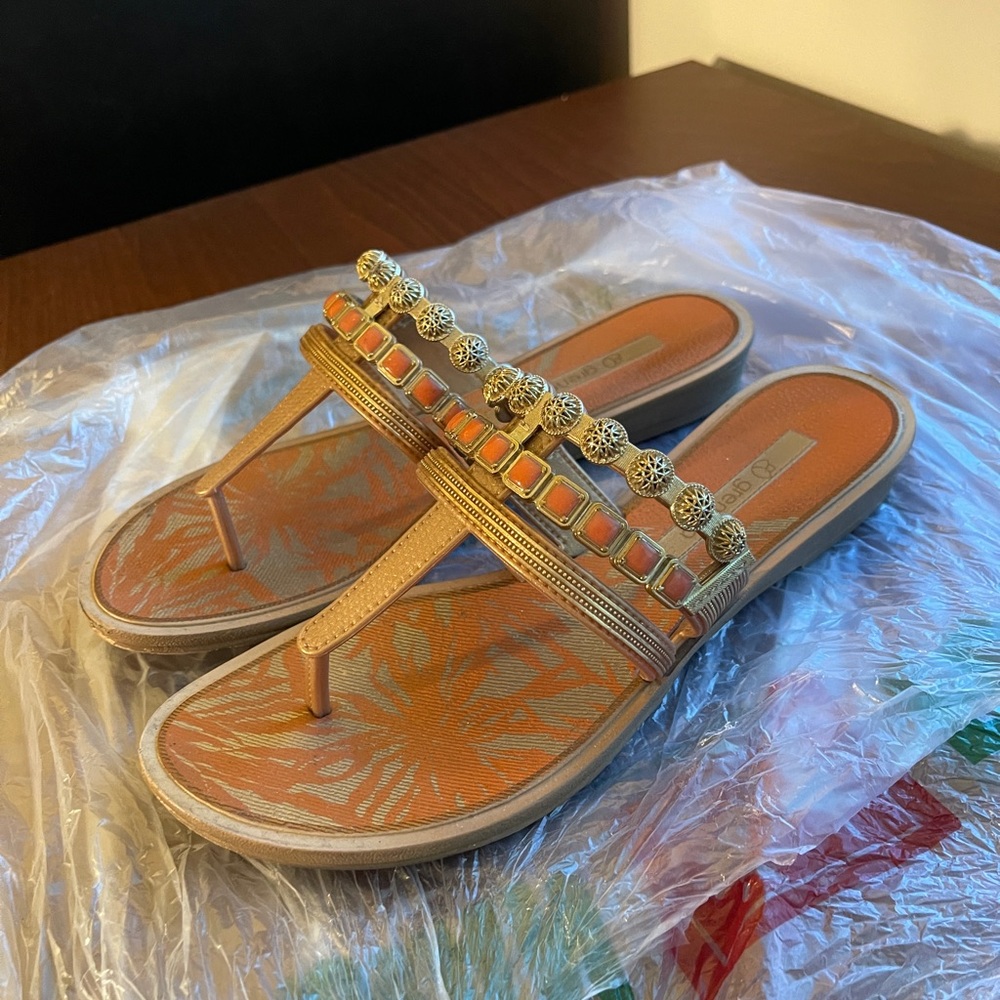 Grendha Bronze Tan Thong Sandals US7